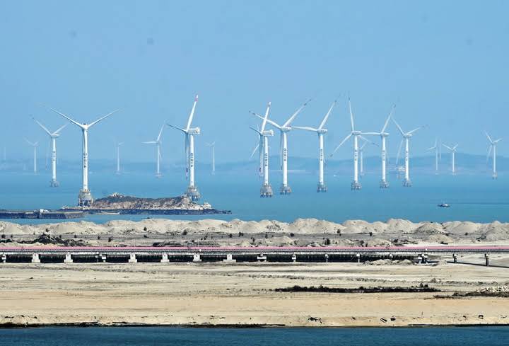 2021年3月9日，三峡福清兴化湾海上风电场。新华社记者 林善传 摄